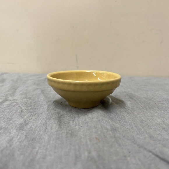 Vintage TG Green's 4" x 1.5" Bowl with Slot Earthenware Baking England - Yellow - Picture 3 of 9